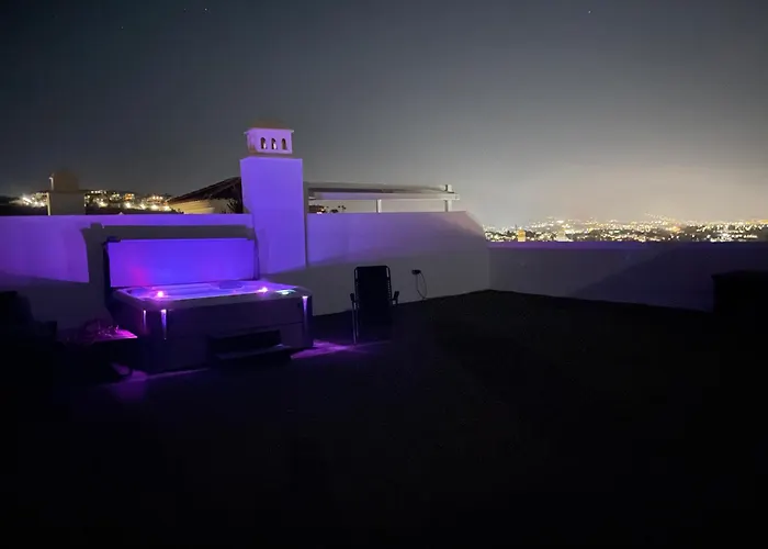 Luxury Seaview アパート